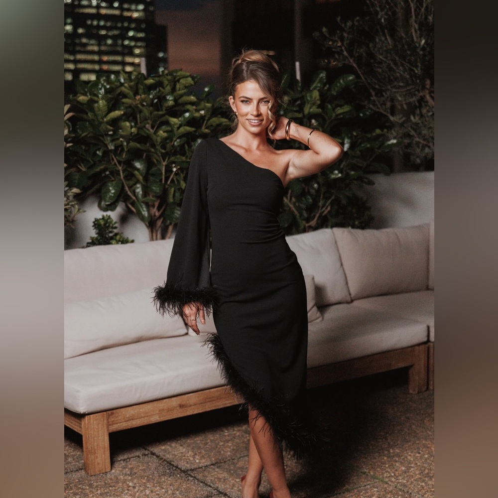 Petal & Pup Dame One Shoulder Midi Dress - Picture 4 of 9